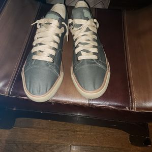 Levi's size 12 olive color